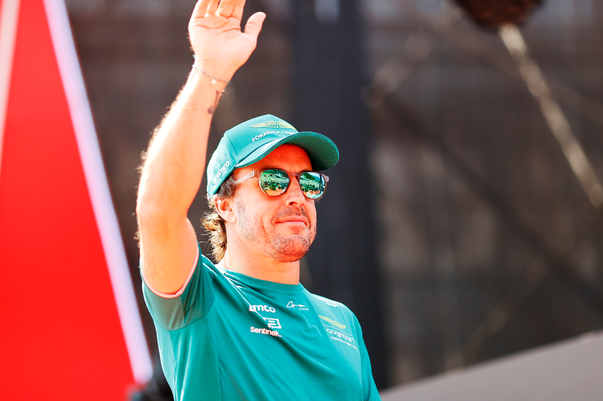 开云体育app-迈凯伦力克梅赛德斯，阿隆索高光表现  第1张