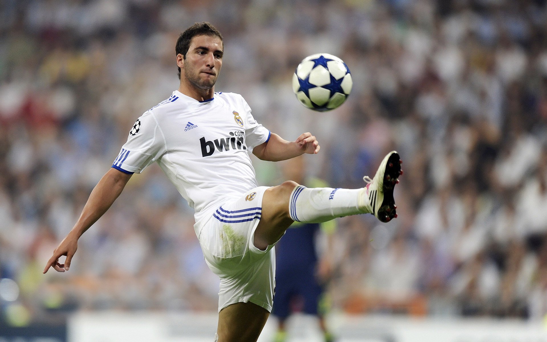 开云体育登录-西甲国家德比之夜,拉梅洛进攻端无人可挡,现代足球的完美风暴 第2张 开云体育登录-西甲国家德比之夜,拉梅洛进攻端无人可挡,现代足球的完美风暴 第2张