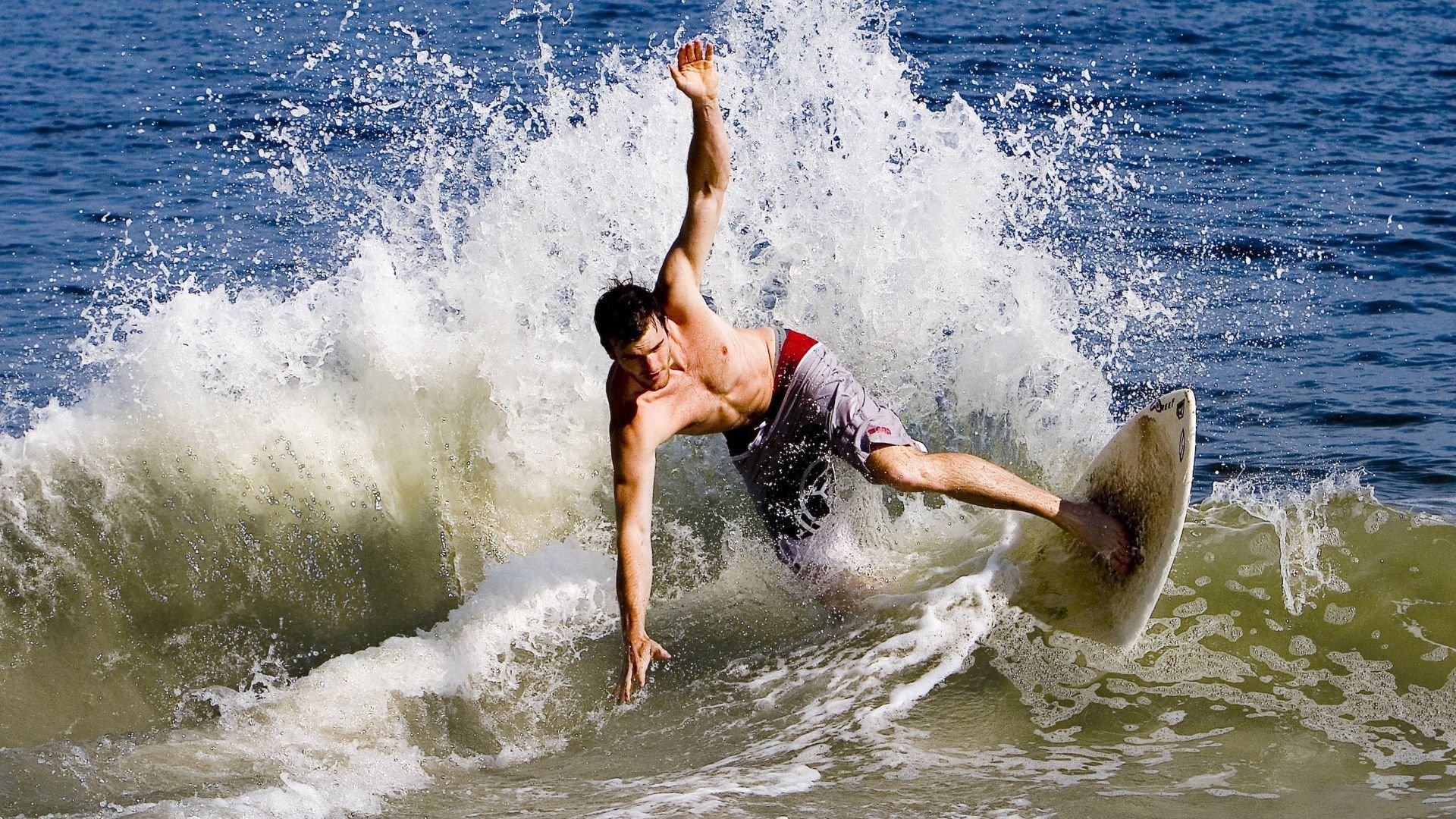 开云体育中国-贝恩关键战不手软，骑士速胜黄蜂，团队韧性背后的胜利哲学